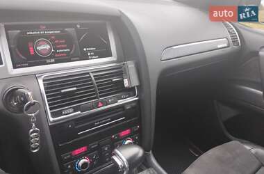 Внедорожник / Кроссовер Audi Q7 2010 в 