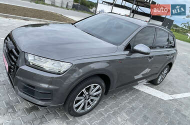 Внедорожник / Кроссовер Audi Q7 2018 в 