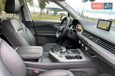Внедорожник / Кроссовер Audi Q7 2018 в 