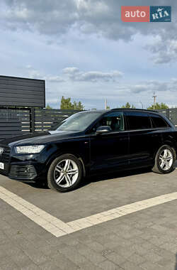 Внедорожник / Кроссовер Audi Q7 2018 в 
