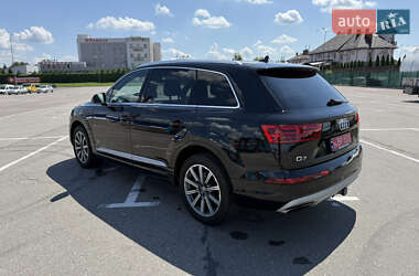 Внедорожник / Кроссовер Audi Q7 2016 в 