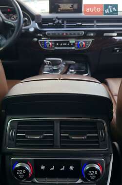 Внедорожник / Кроссовер Audi Q7 2016 в 