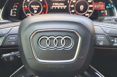 Внедорожник / Кроссовер Audi Q7 2016 в 