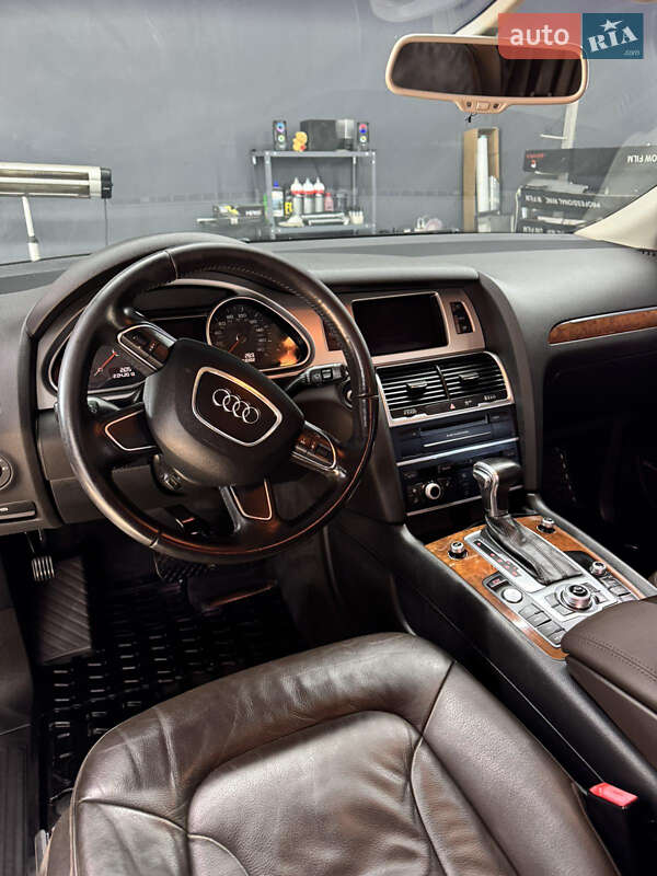 Внедорожник / Кроссовер Audi Q7 2014 в Ровно