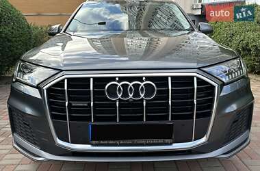 Внедорожник / Кроссовер Audi Q7 2021 в 