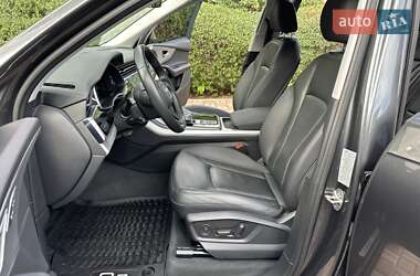 Внедорожник / Кроссовер Audi Q7 2021 в 