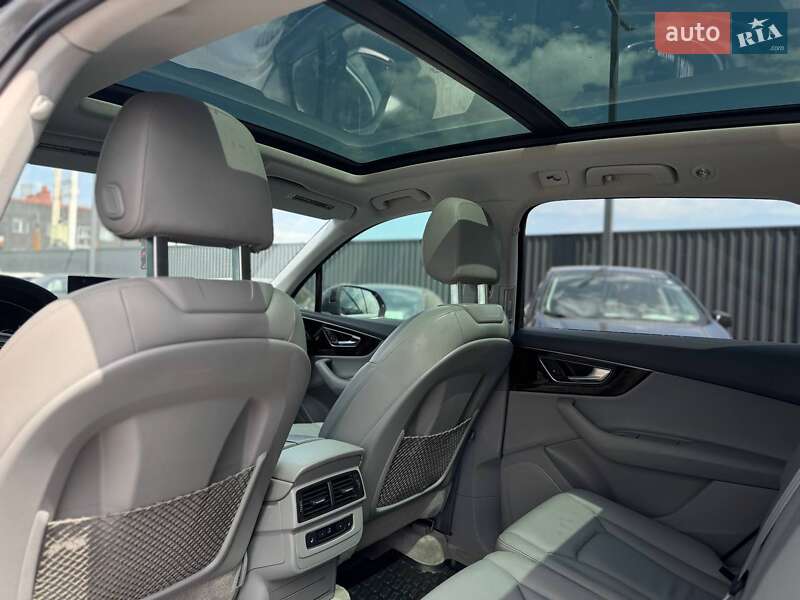 Позашляховик / Кросовер Audi Q7 2016 в Львові