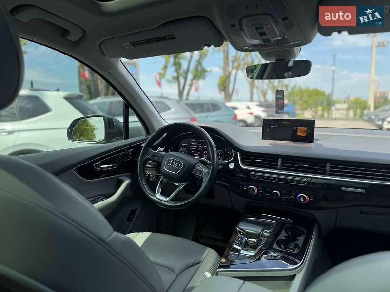 Позашляховик / Кросовер Audi Q7 2016 в Львові