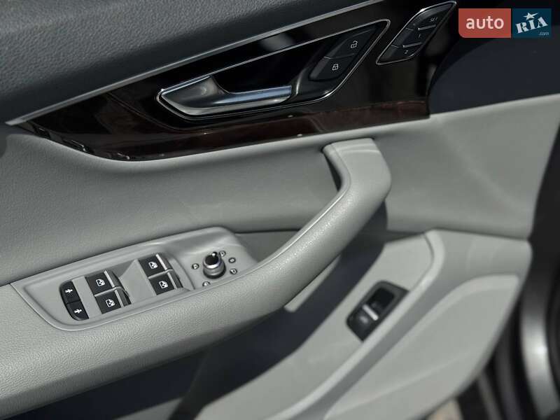 Позашляховик / Кросовер Audi Q7 2016 в Львові
