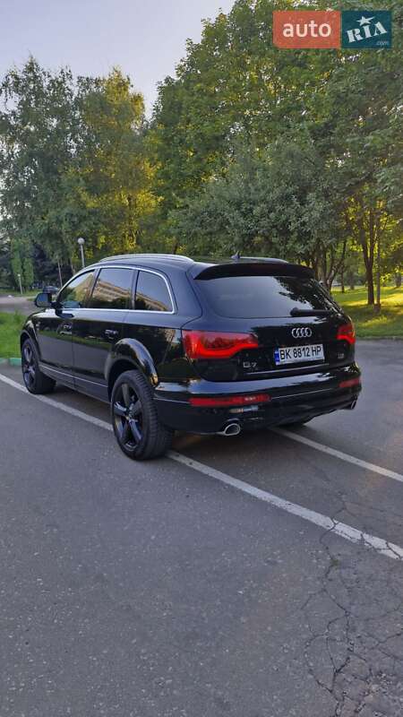 Внедорожник / Кроссовер Audi Q7 2014 в Ровно
