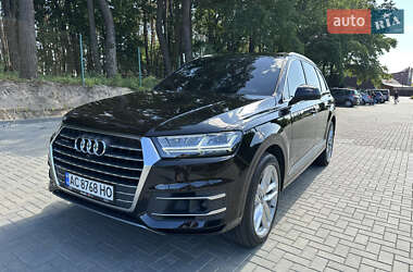 Внедорожник / Кроссовер Audi Q7 2017 в 