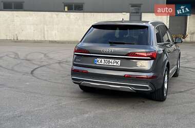 Внедорожник / Кроссовер Audi Q7 2021 в 
