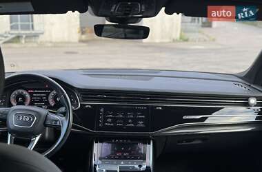 Внедорожник / Кроссовер Audi Q7 2021 в 