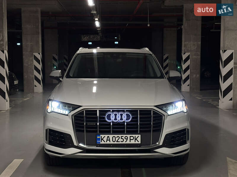 Внедорожник / Кроссовер Audi Q7 2023 в 