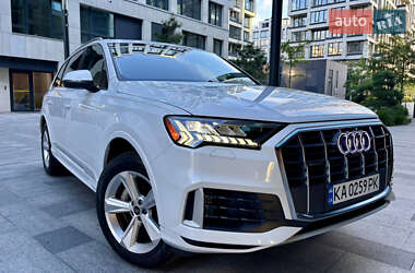 Внедорожник / Кроссовер Audi Q7 2023 в 