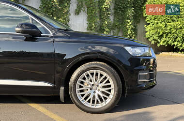 Внедорожник / Кроссовер Audi Q7 2015 в 