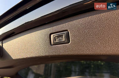 Внедорожник / Кроссовер Audi Q7 2015 в 