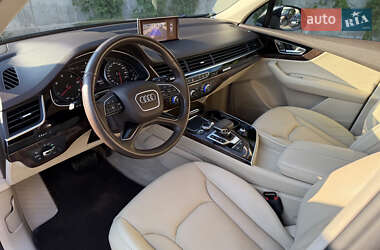 Внедорожник / Кроссовер Audi Q7 2015 в 