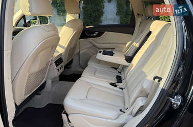 Внедорожник / Кроссовер Audi Q7 2015 в 