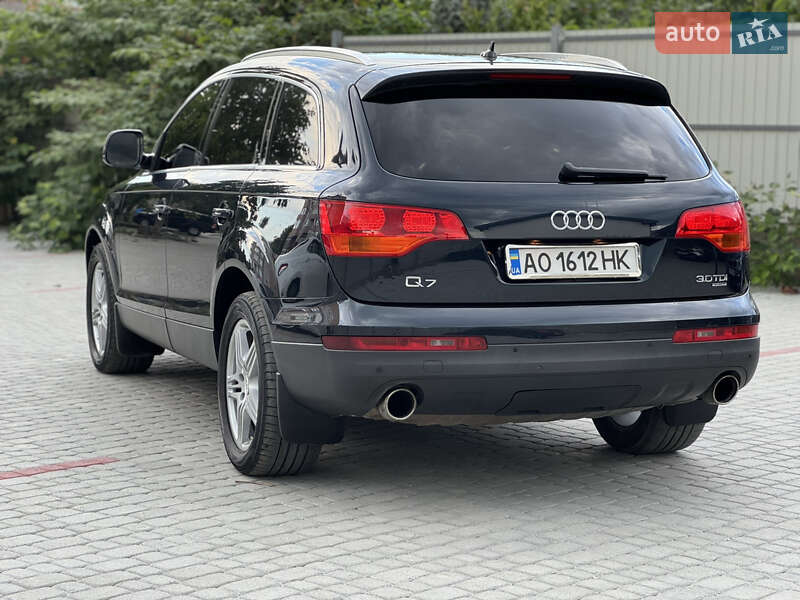 Внедорожник / Кроссовер Audi Q7 2007 в Мукачево