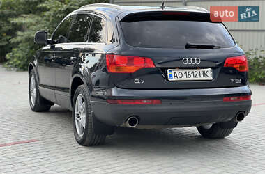 Внедорожник / Кроссовер Audi Q7 2007 в 