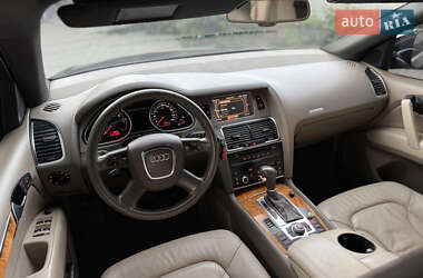 Внедорожник / Кроссовер Audi Q7 2007 в 
