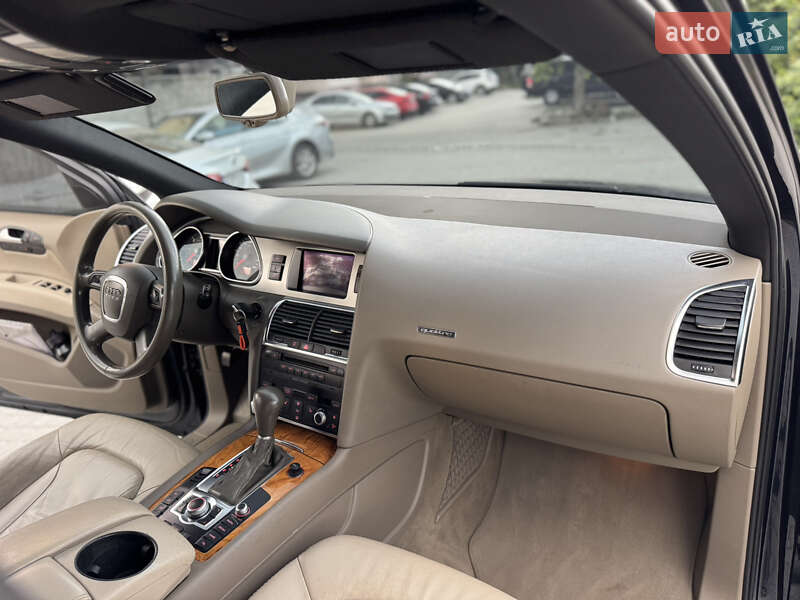 Внедорожник / Кроссовер Audi Q7 2007 в Мукачево