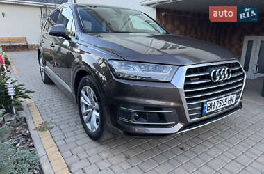 Внедорожник / Кроссовер Audi Q7 2017 в 