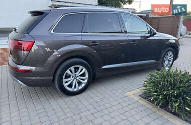 Внедорожник / Кроссовер Audi Q7 2017 в 