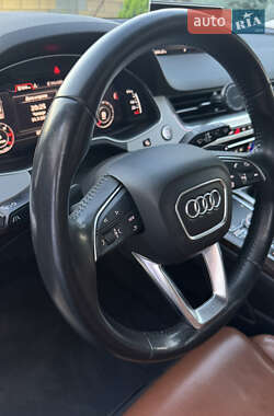 Внедорожник / Кроссовер Audi Q7 2017 в 