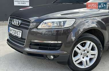 Внедорожник / Кроссовер Audi Q7 2007 в 