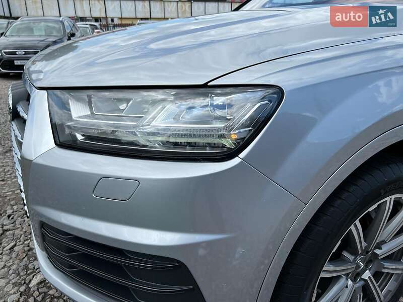 Внедорожник / Кроссовер Audi Q7 2017 в Любомле