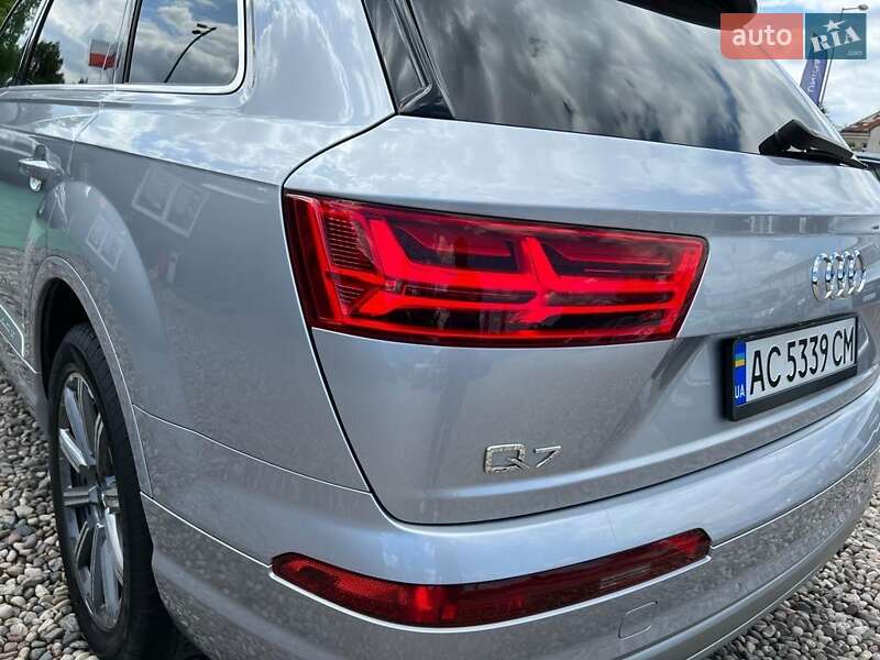 Внедорожник / Кроссовер Audi Q7 2017 в Любомле