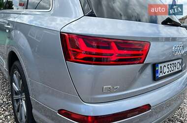 Внедорожник / Кроссовер Audi Q7 2017 в 