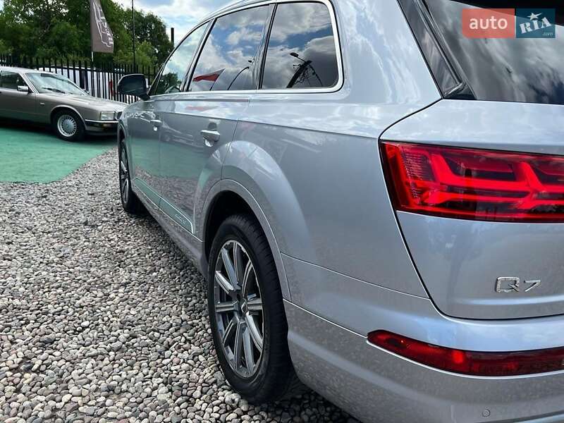 Внедорожник / Кроссовер Audi Q7 2017 в Любомле