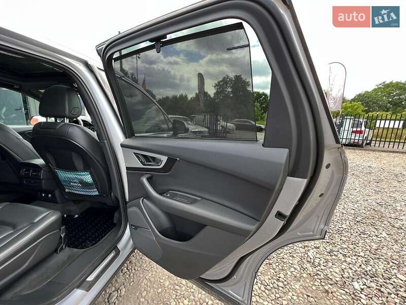 Внедорожник / Кроссовер Audi Q7 2017 в Любомле