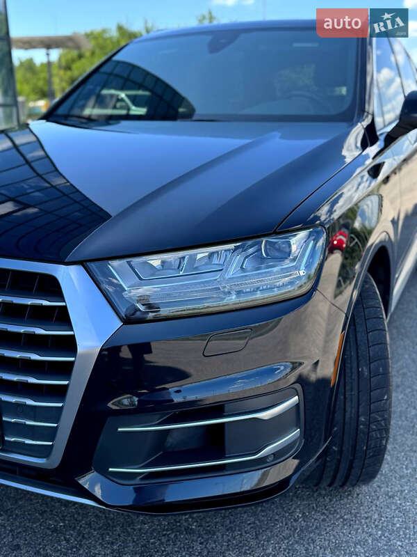 Внедорожник / Кроссовер Audi Q7 2017 в Днепре