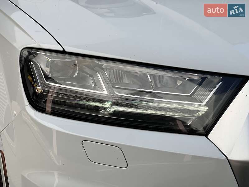 Внедорожник / Кроссовер Audi Q7 2019 в Киеве