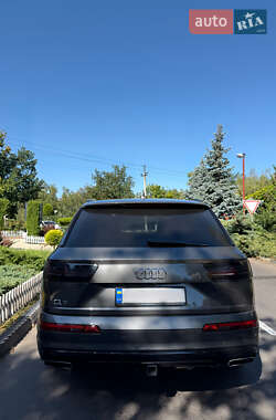 Внедорожник / Кроссовер Audi Q7 2018 в 