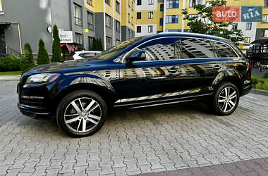 Внедорожник / Кроссовер Audi Q7 2015 в 
