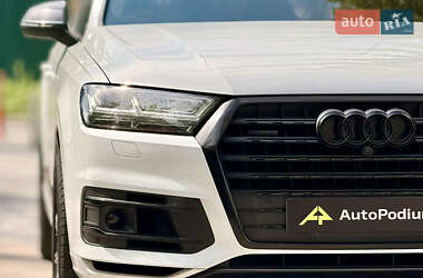 Внедорожник / Кроссовер Audi Q7 2018 в 