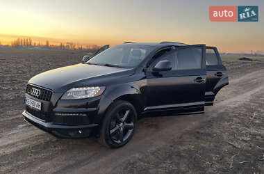 Внедорожник / Кроссовер Audi Q7 2015 в 