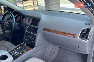 Внедорожник / Кроссовер Audi Q7 2015 в 