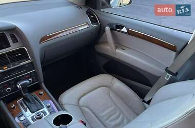 Внедорожник / Кроссовер Audi Q7 2015 в 