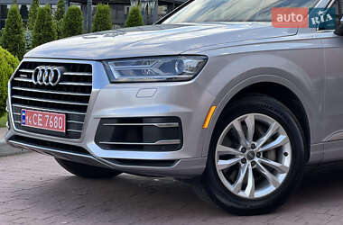 Внедорожник / Кроссовер Audi Q7 2017 в 