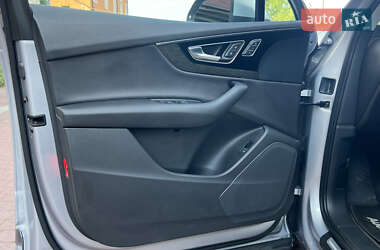 Внедорожник / Кроссовер Audi Q7 2017 в 