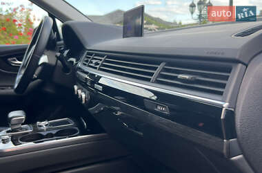 Внедорожник / Кроссовер Audi Q7 2017 в 