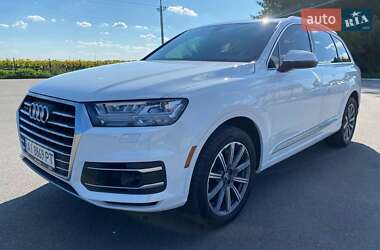 Внедорожник / Кроссовер Audi Q7 2016 в 