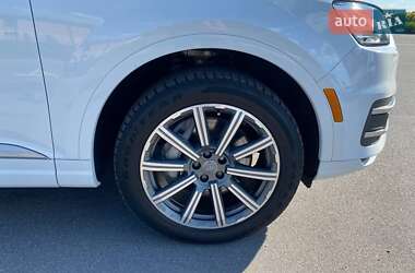 Внедорожник / Кроссовер Audi Q7 2016 в 