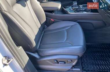 Внедорожник / Кроссовер Audi Q7 2016 в 